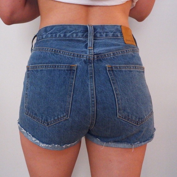 SOLD Aritzia Denim Forum Shorts - Picture 5 of 5
